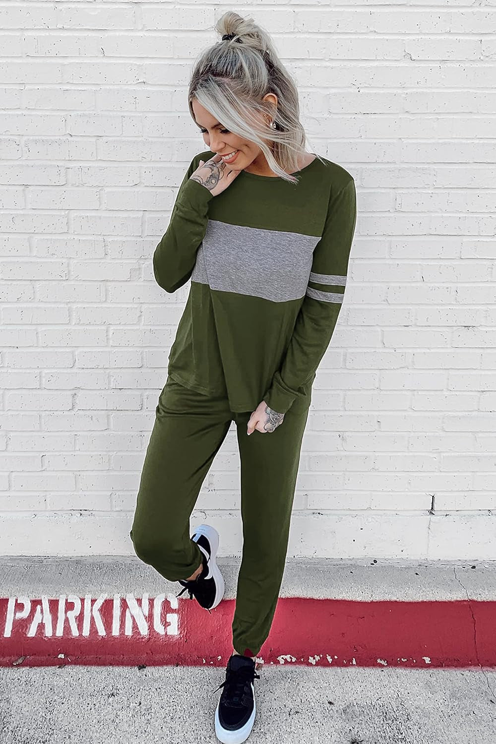 Womens 2 Piece Sets 2025 Long Sleeve Tops High Waisted Sweatpants Lounge Set Fall Fashion Travel Outfits