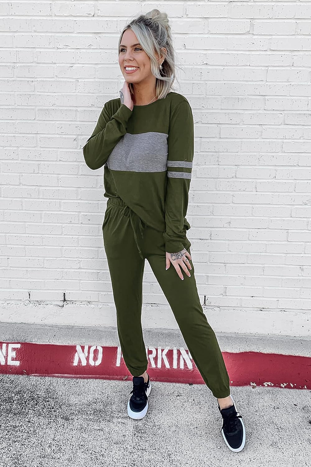 Womens 2 Piece Sets 2025 Long Sleeve Tops High Waisted Sweatpants Lounge Set Fall Fashion Travel Outfits